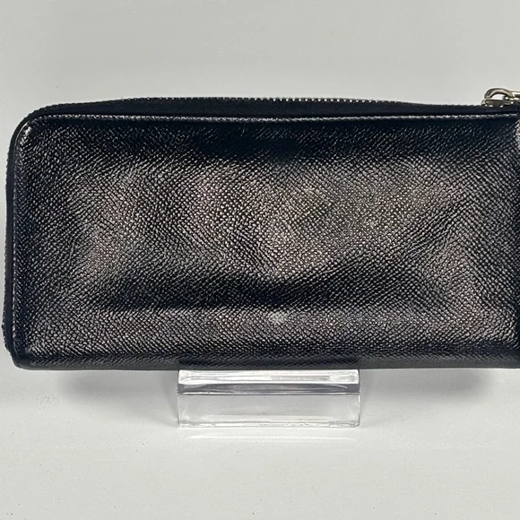 TODS Black Textured Leather corner Zip Wallet. Red interior. S - Picture 5 of 9